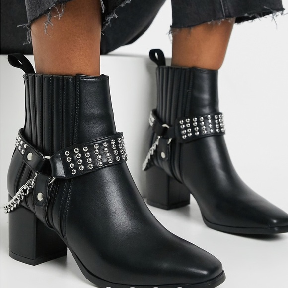 Lamoda SZ 7, square toe harness black boots . - Picture 3 of 14